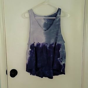 Small American eagle hi lo short sleeve shirt